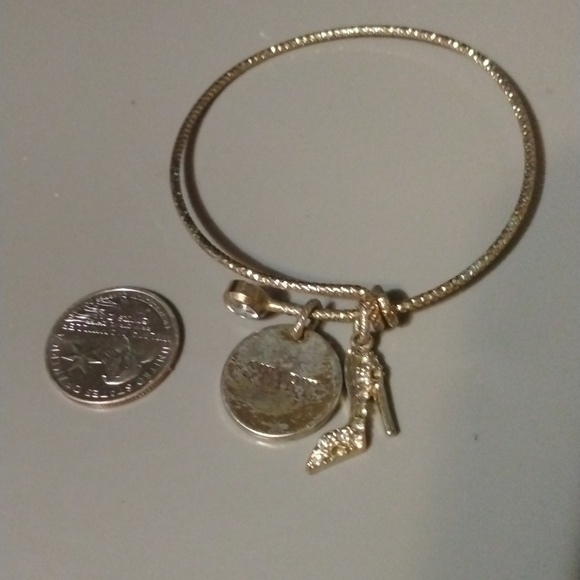 Mary Kay slide charm bracelet gold tone (sku 1241) - Picture 4 of 5